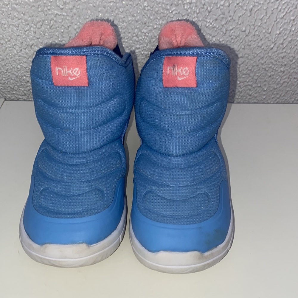 Girls nike boots